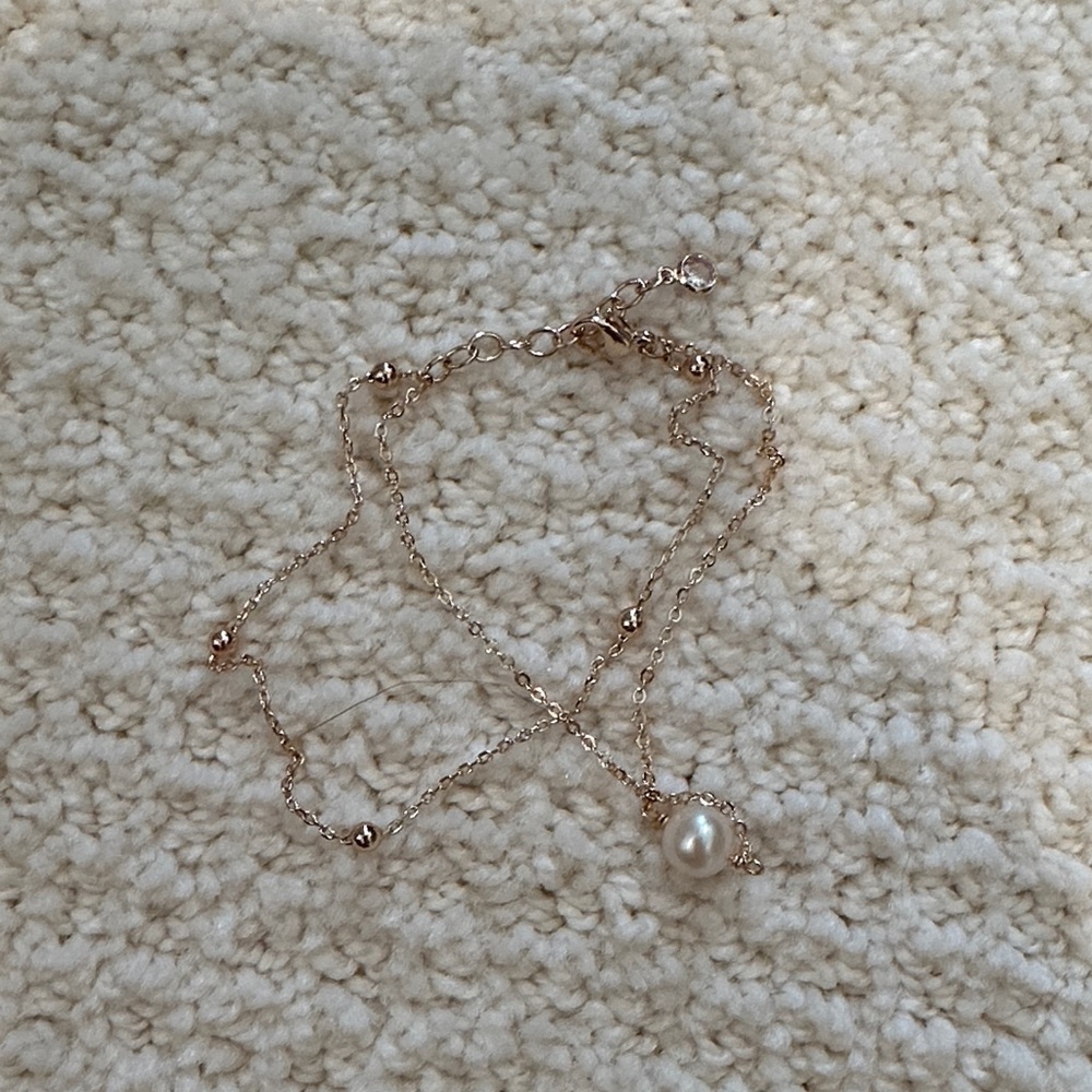 Delicate Gold Pearl Bracelet